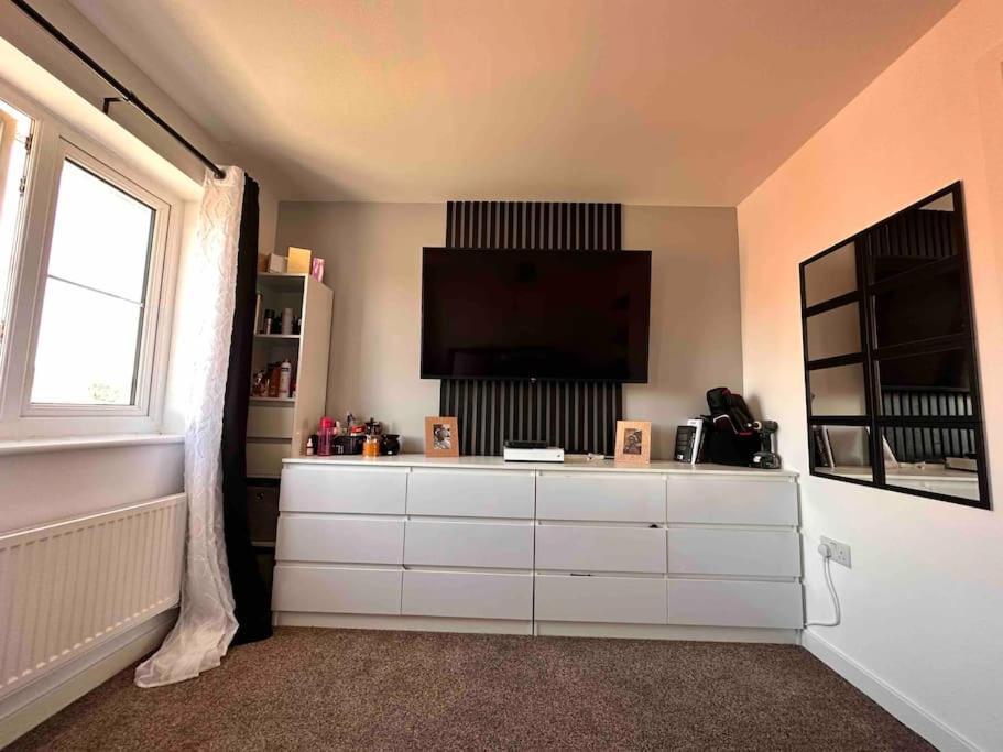 Trusted 3 Story Townhouse Apartment *